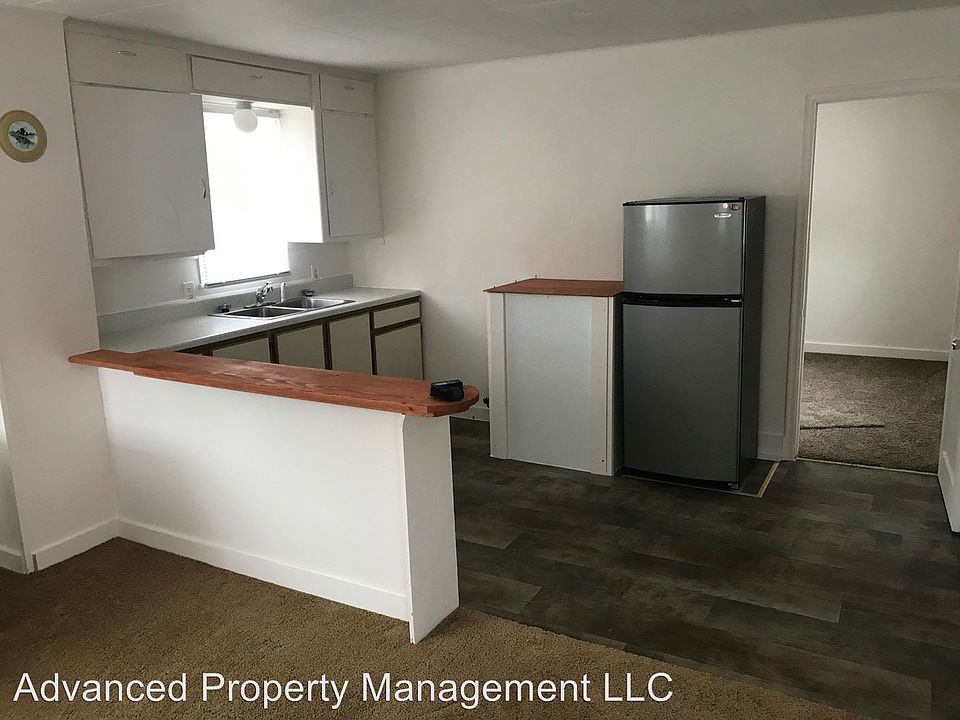 1st image of 377 1/2 6th Avenue East N