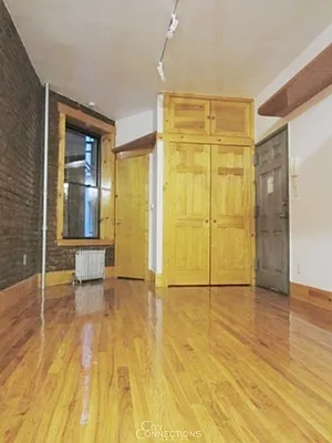 Rented by City Connections Realty | media 3