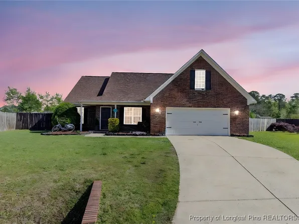 405 Seabiscuit Dr, Raeford, NC 28376