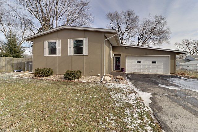1st image of 1400 Essex Ct