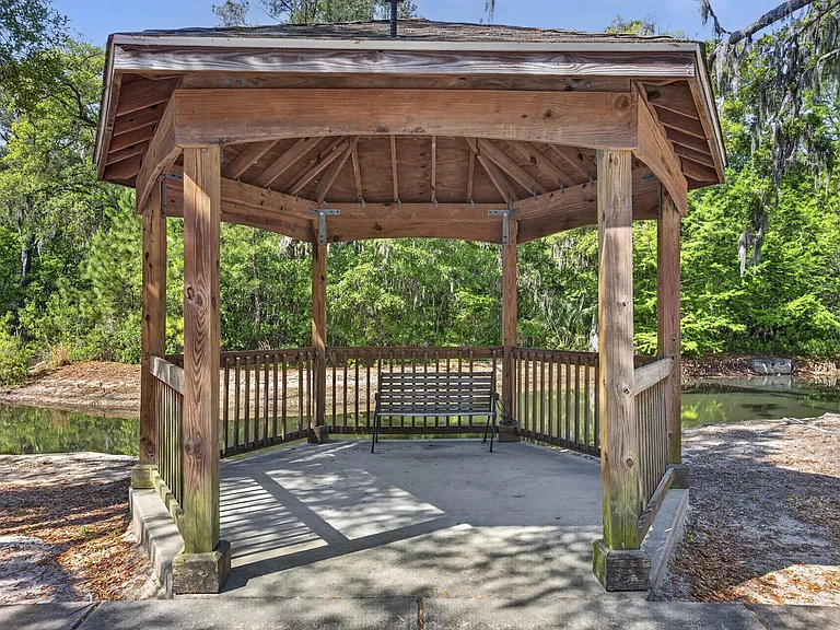 Pinecrest Greene — Photo 45