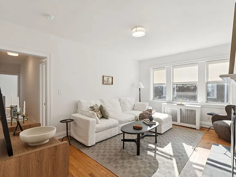 10 Montgomery — Photo 15