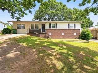 32 Oakview Dr, North Little Rock, AR 72118