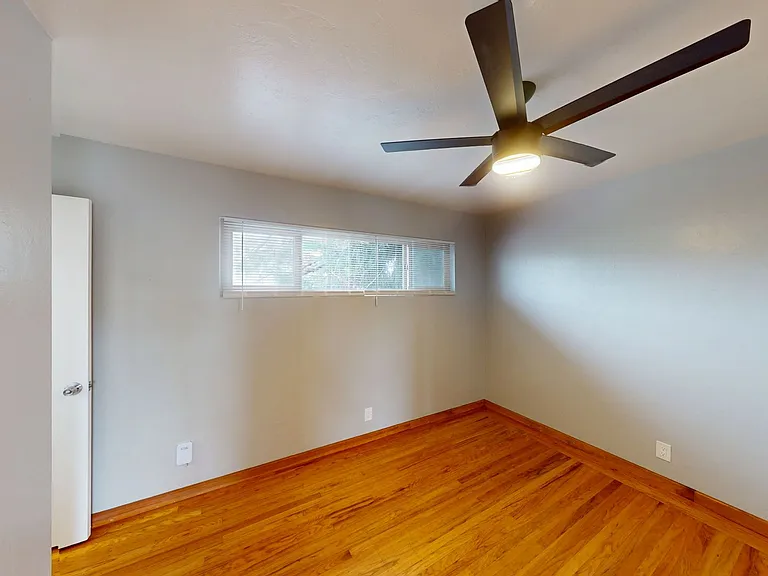 845 Macarthur Blvd — Photo 10