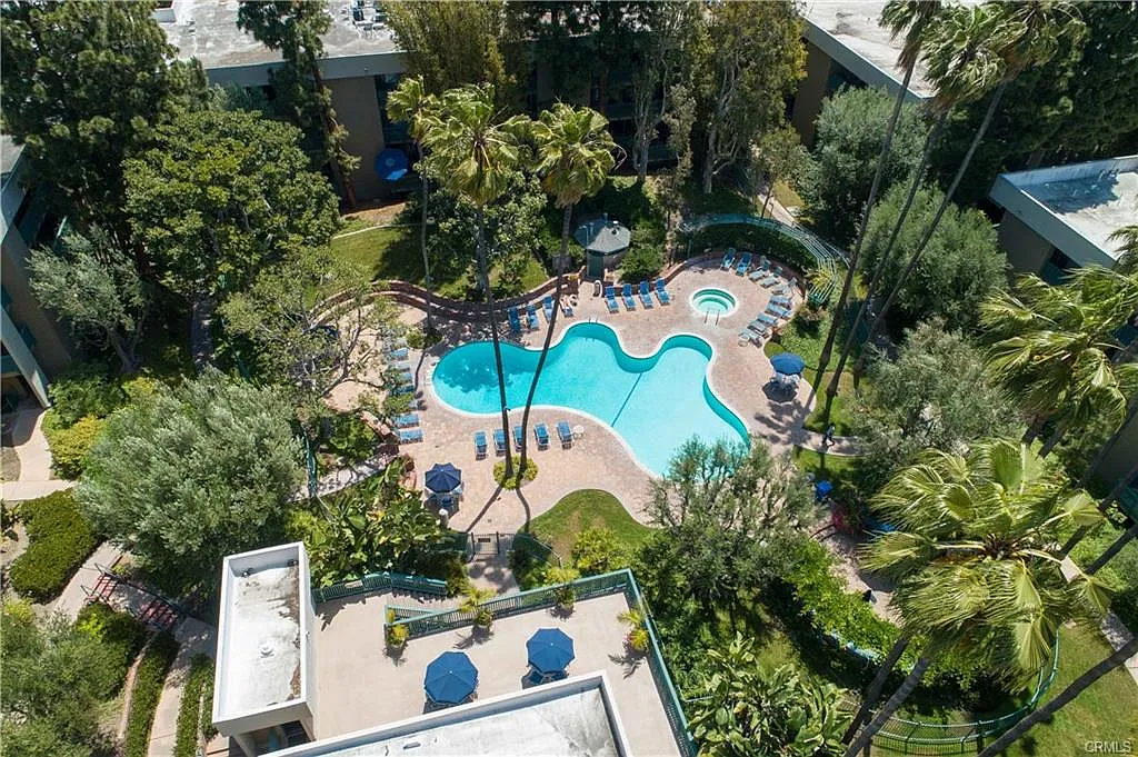 Aerial View of HOA amenities - 552 N Bellflower Blvd #103