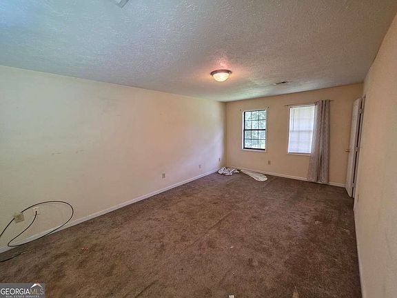 4th image of 2704 Phillips Dr SW