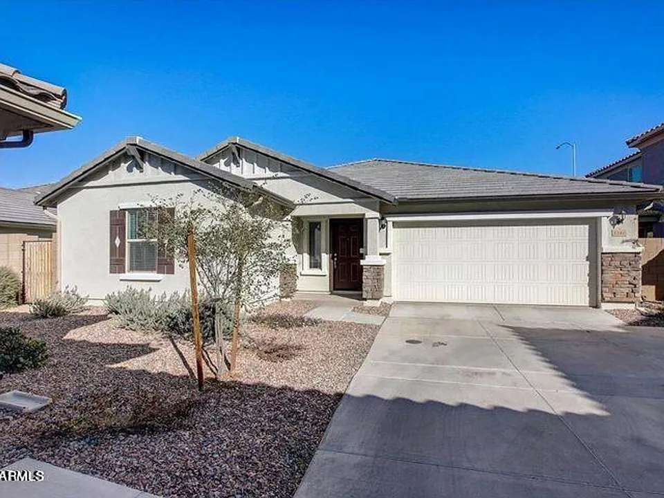1144 S Sawyer