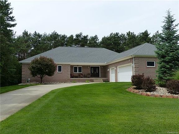 4th image of 285 Lake Pines Dr