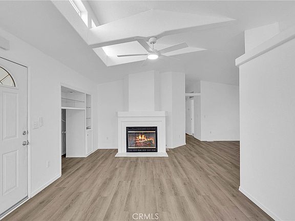 5th image of 930 Santa Victoria St