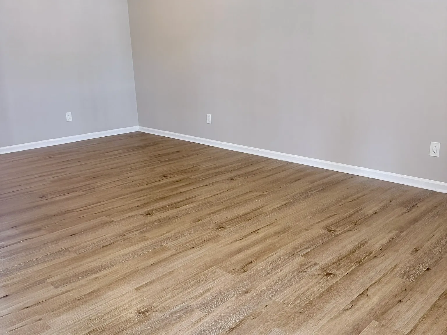 3 bed, 950 sqft, $1,750 — Photo 3