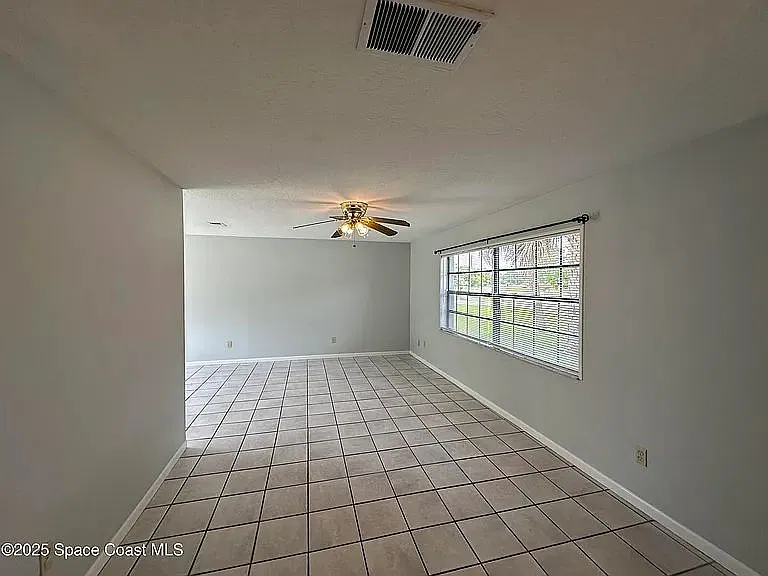 3 bed, 1492 sqft, $1,950 — Photo 2