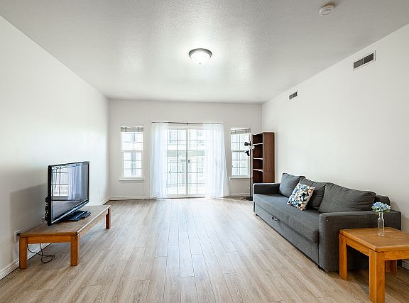 2nd image of 509 N Belmont Pl #269