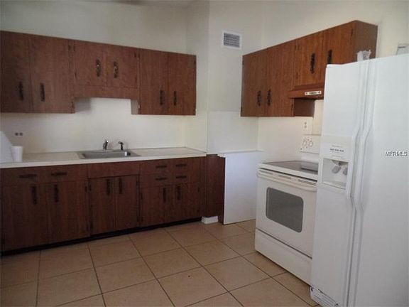 3rd image of 3924 Neptune Dr SE