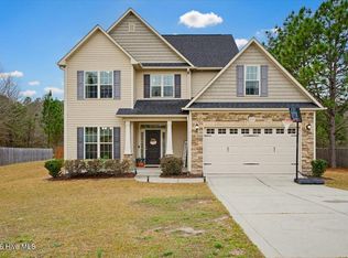 1019 Hydrangea Dr, Aberdeen, NC 28315