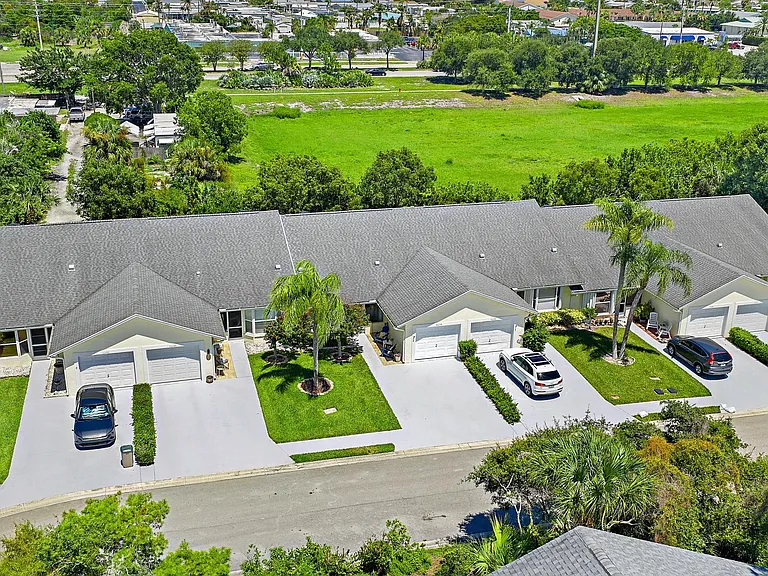 11139 SE Sea Pines Cir — Photo 22