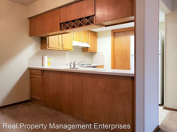5th image of 14107 Fairhill Ave