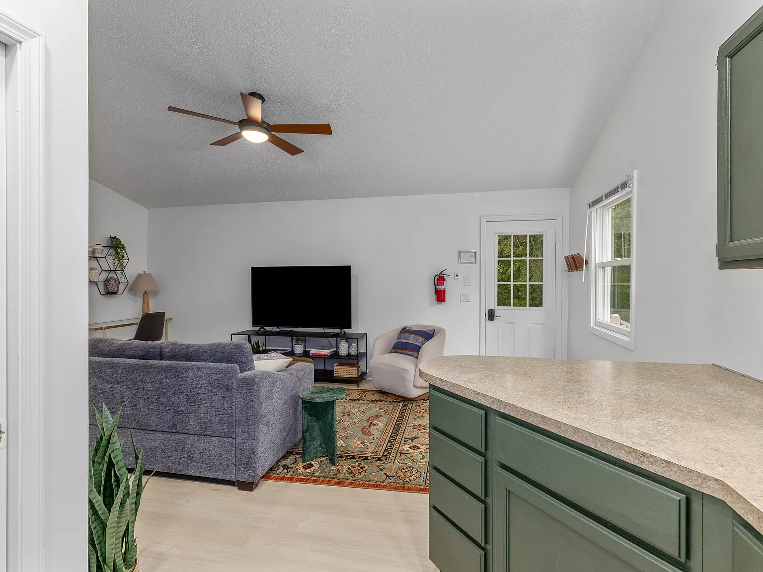 707 N Maple St — Photo 4