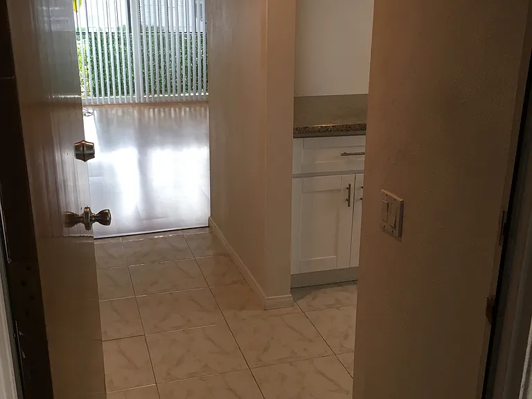 The Metropolitan Apts — Photo 10