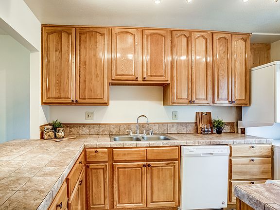 2nd image of 4624 W Point Loma Blvd Unit 5