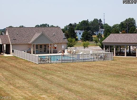 3rd image of 30 Lake Forest Dr #30