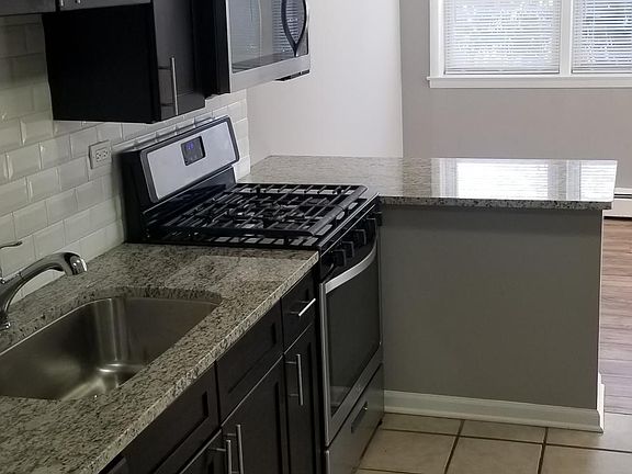 3rd image of 9100 Skokie Blvd