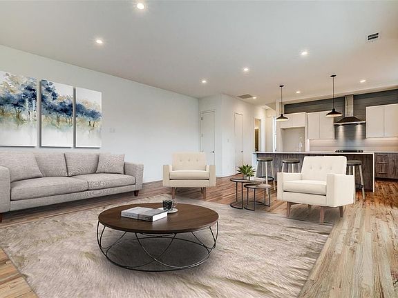 2nd image of 4202 Roseland Ave #102