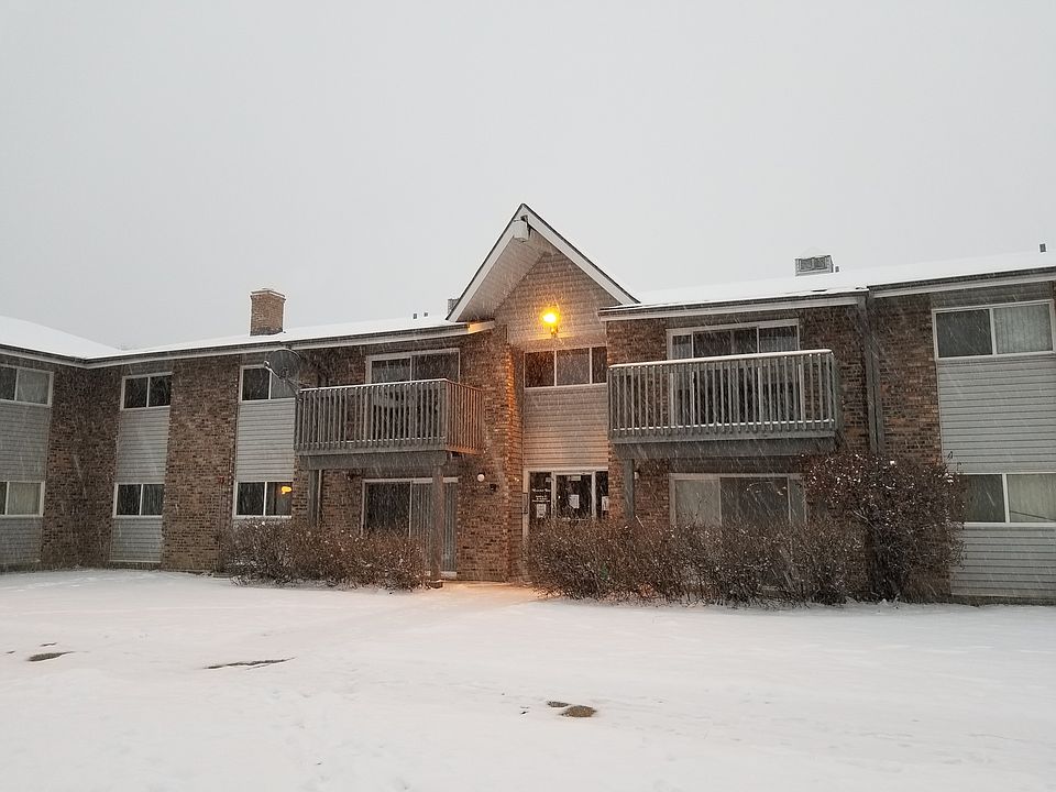 1st image of 16W505 Mockingbird Ln APT 206