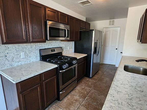 5th image of 5888 Blackwood St