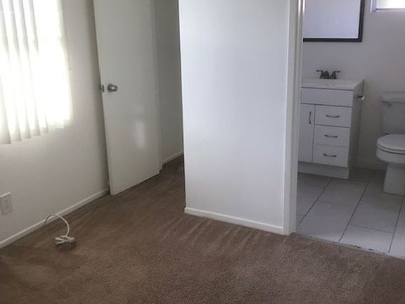 4th image of 3460 Stoner Ave