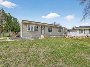 113 Shirley Ave, Elk Run Heights, IA