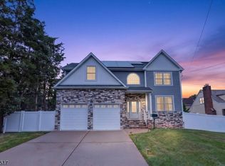 310 Campbell St, Woodbridge, NJ 07095