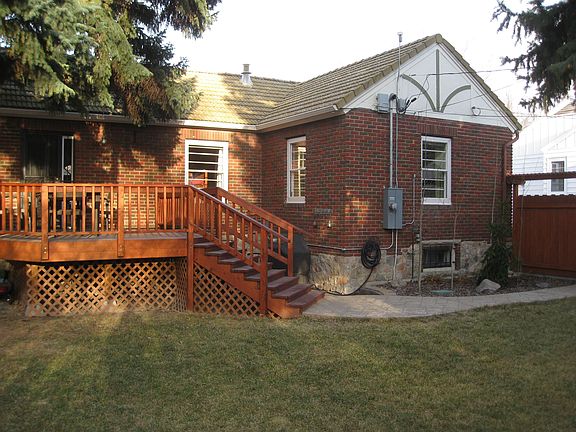 Secluded fenced yard