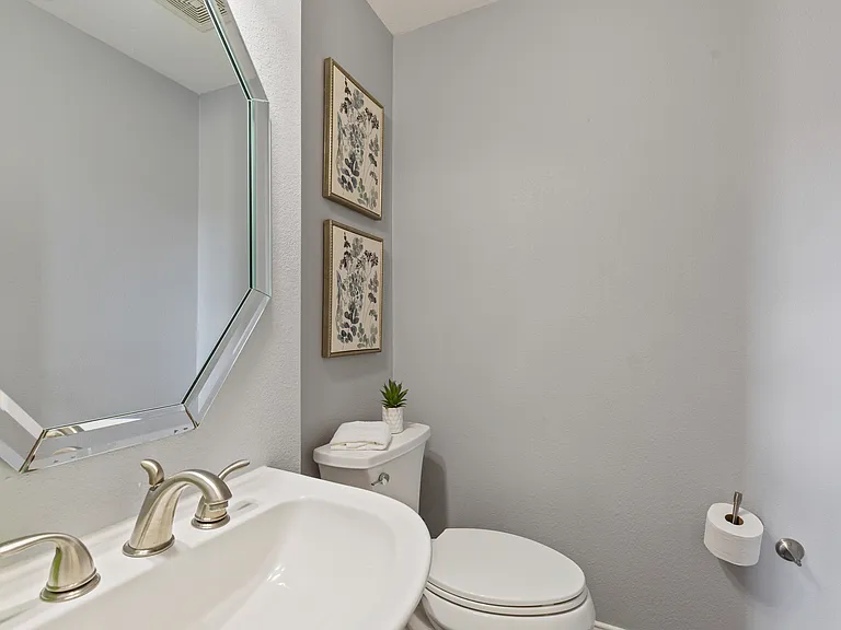 3912 Newhall Dr — Photo 6