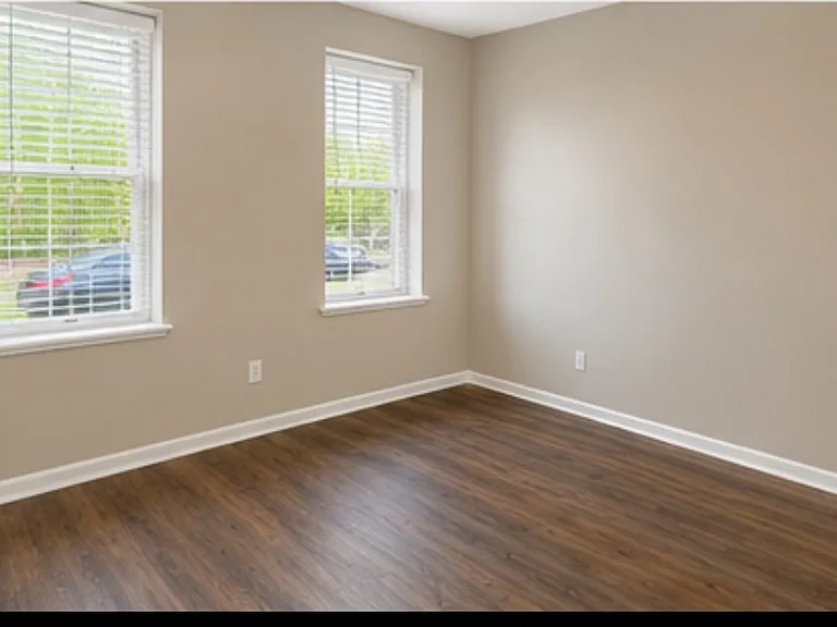 811 Russell Blvd #1F — Photo 7