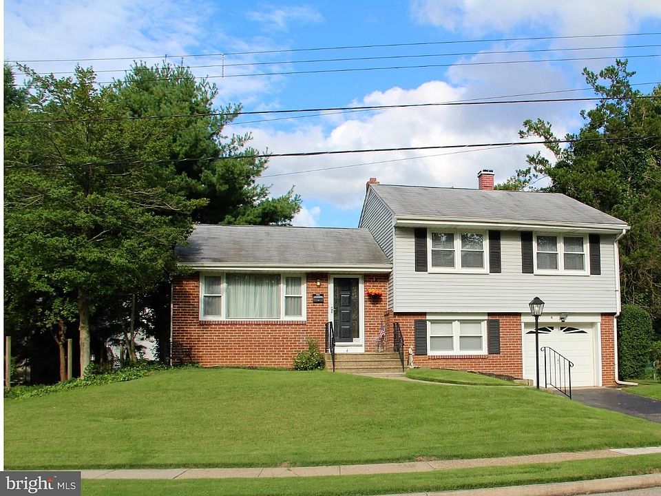 1st image of 4 Valley View Ct
