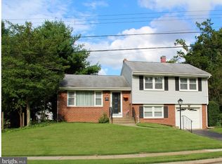 4 Valley View Ct, Hamilton, NJ 08620