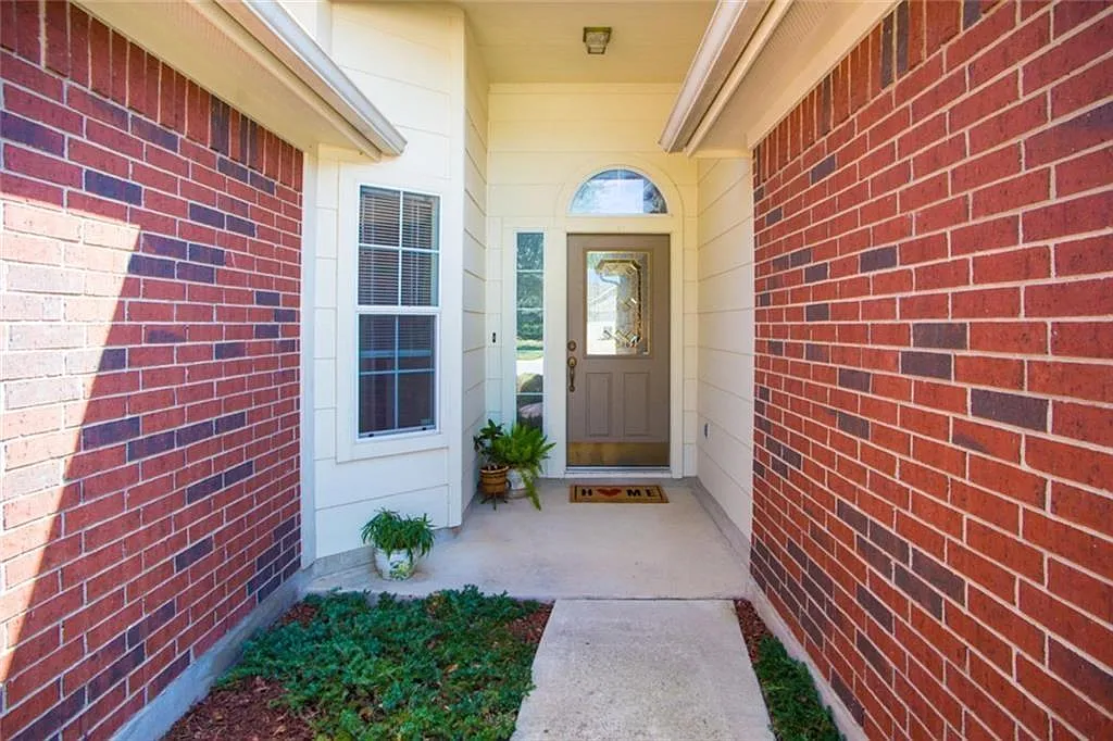 3 bed, 2.0 bath, 1529 sqft, $1,750 — Photo 2