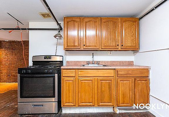 3rd image of 27 Arion Pl APT 218