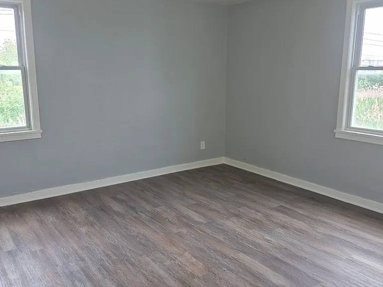 50-60 Crane Place — Photo 7