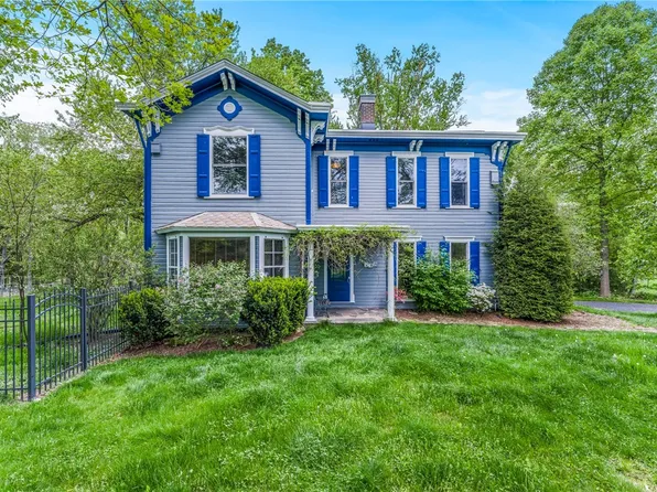 718 Old Pulaski Rd, New Castle, PA 16105