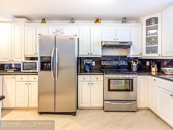 4th image of 3100 NE 49th St APT 1010