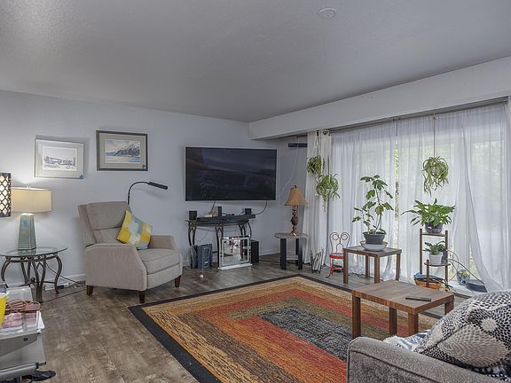 2nd image of 507 Lignite Ave