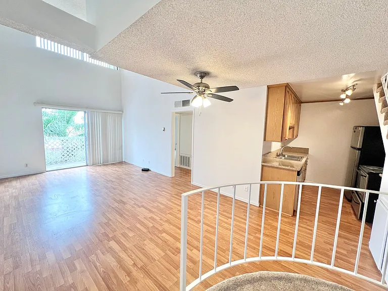 3565 Linden Ave #325 — Photo 1