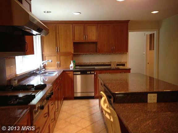 2nd image of 9008 Willow Valley Dr