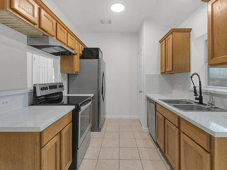 16413 Danika Oak Dr — Photo 3
