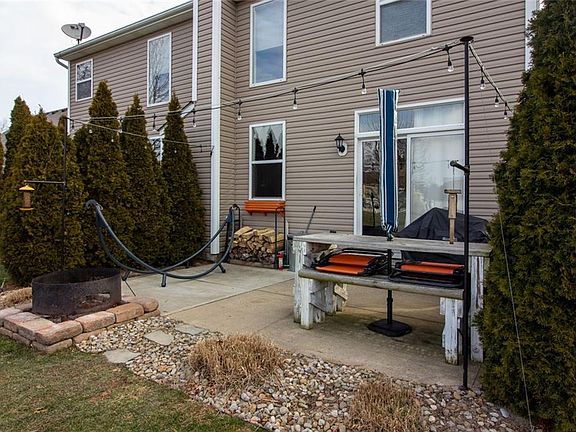 2nd image of 1422 Hollow Wood Ln