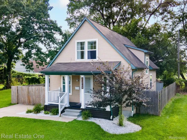 21063 Woodside Ave, Ferndale, MI 48220