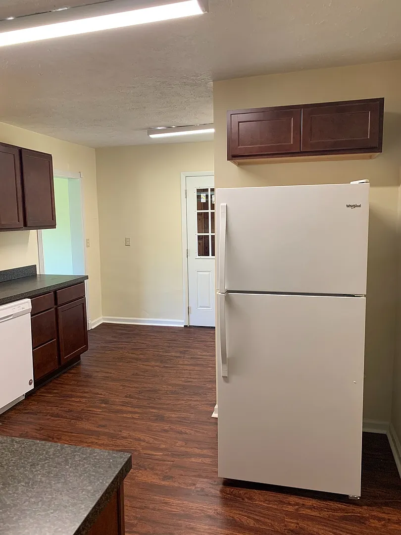 869 Shannon Rd. — Photo 3