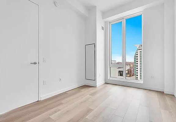3rd image of 29-17 40th Ave #805