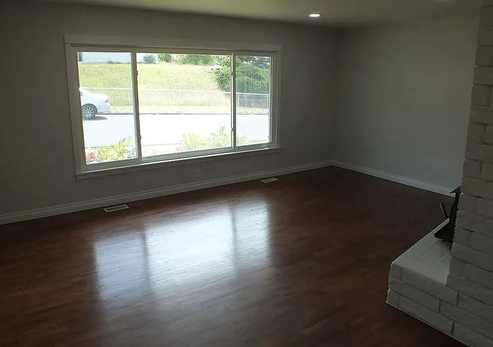 7 bed, 2304 sqft, $900 — Photo 3